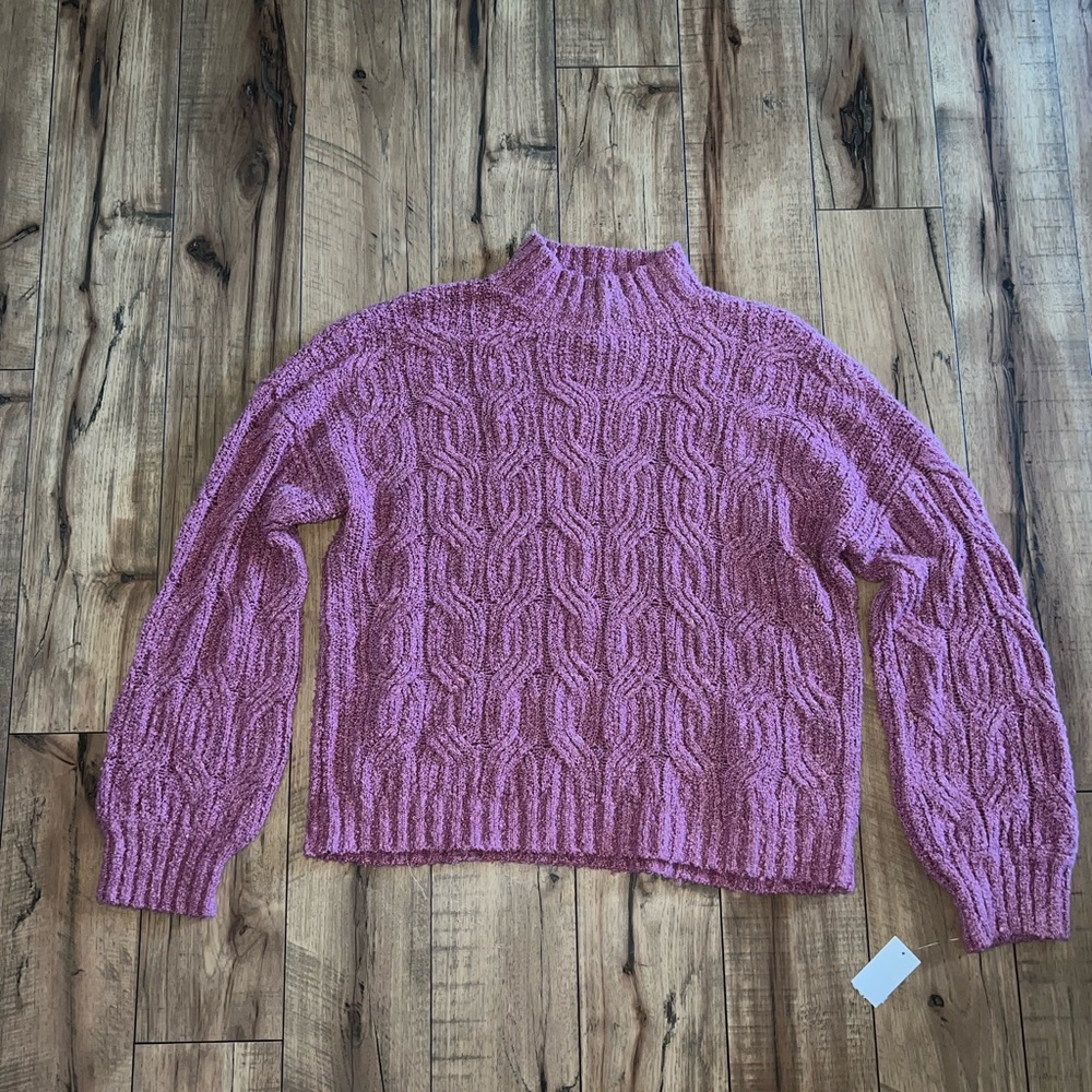 pink sweater